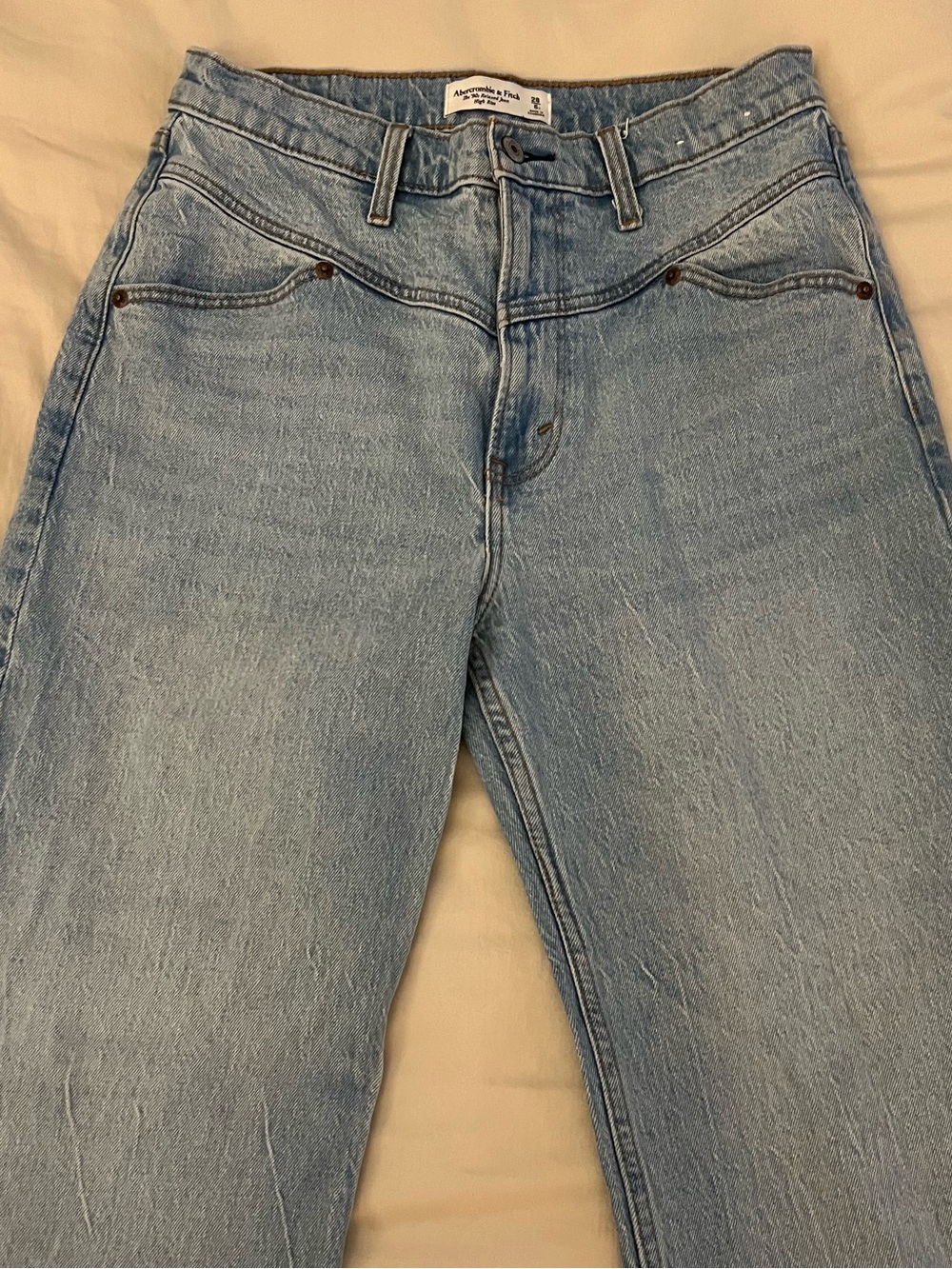 Abercrombie and Fitch 90s relaxed jean high rise